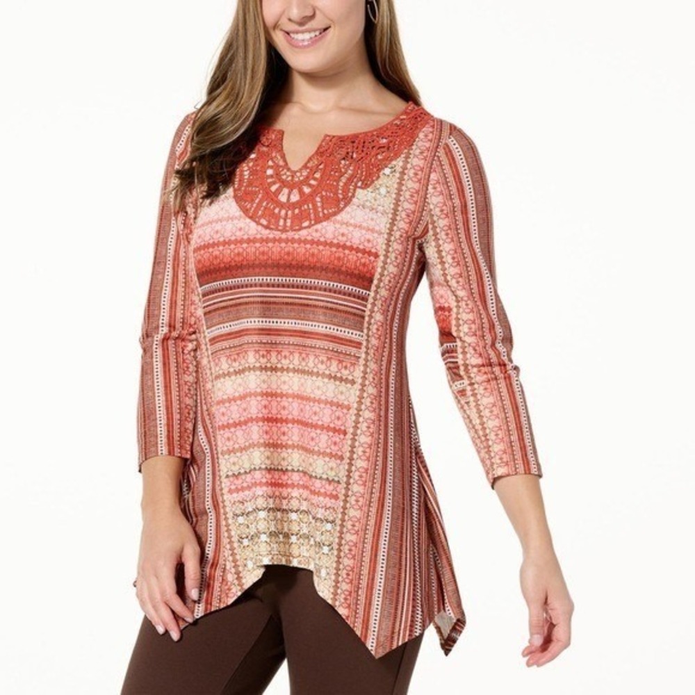 One World SharkBite Hem Top - Small